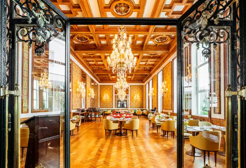 book your glamous event at the Grand Dining Room Porto