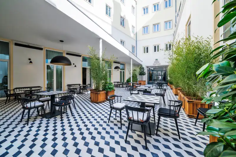 book your glamous event at the Grand Dining Room Porto